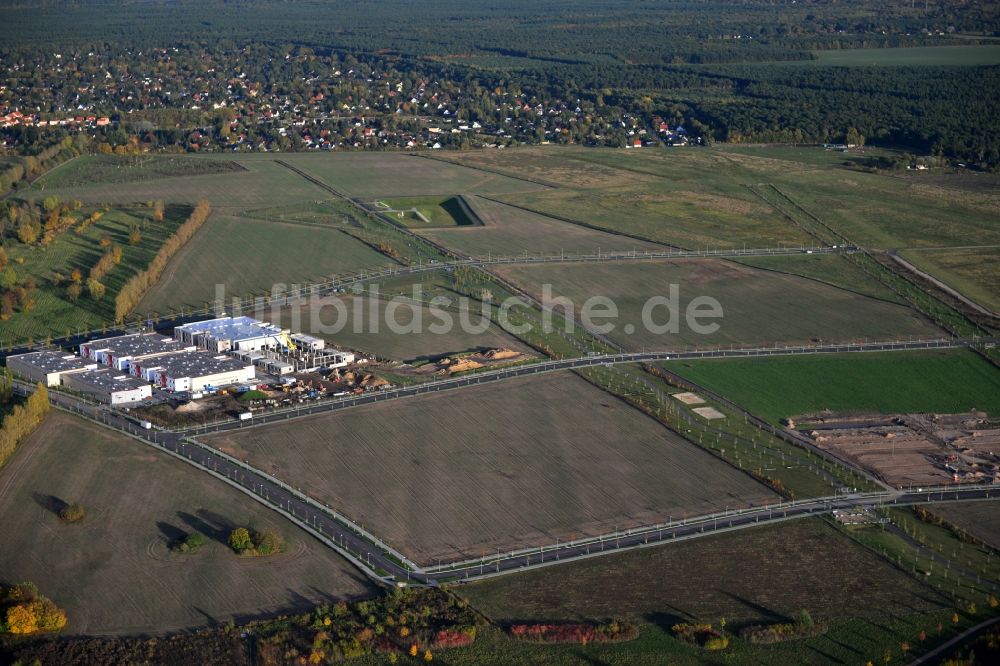 Luftaufnahme Berlin Treptow-Köpenick - Planungs- und Entwicklungsgebiet mit erschlossenen Bauland entlang der Alexander-Meißner-Straße in Altglienicke im Bezirk Treptow-Köpenick von Berlin