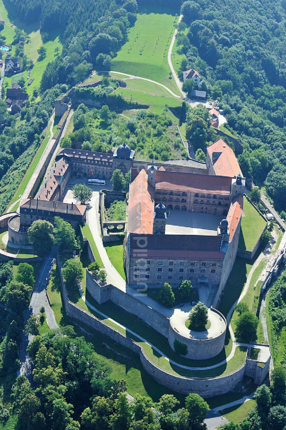 Kulmbach von oben - Plassenburg in Kulmbach, Bayern