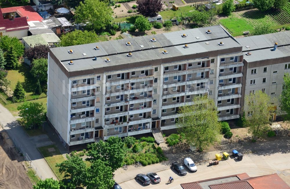 Genthin aus der Vogelperspektive: Plattenbau in Genthin im Bundesland Sachsen-Anhalt