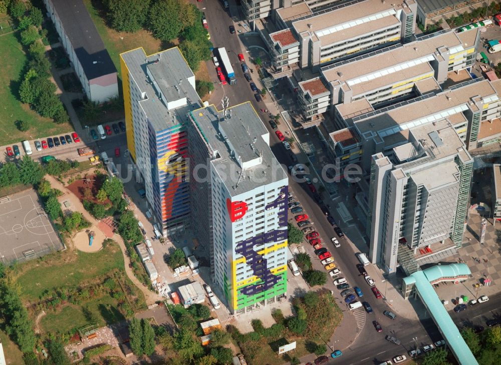 Luftaufnahme Berlin Lichtenberg - Plattenbau Gustavo- Haus im Berliner Bezirk Lichtenberg in Berlin