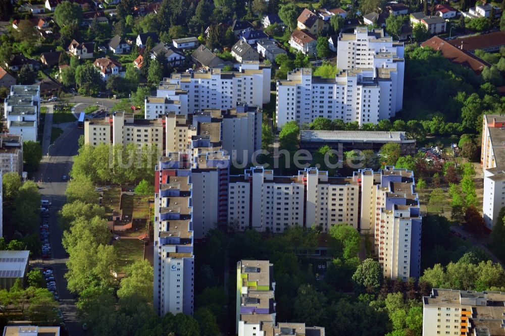 Luftbild Berlin - Plattenbau- Hochhaus- Wohnsiedlung in Berlin