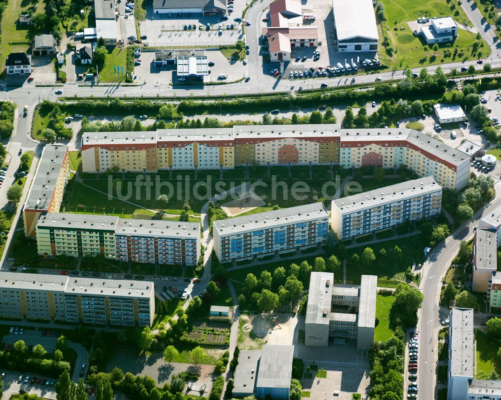 Luftaufnahme Blankenburg (Harz) - Plattenbau- Hochhaus- Wohnsiedlung in Blankenburg (Harz) im Bundesland Sachsen-Anhalt, Deutschland