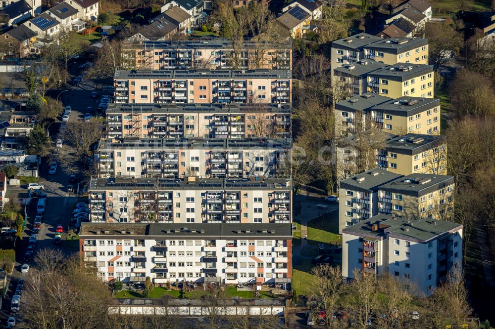 Castrop-Rauxel aus der Vogelperspektive: Plattenbau- Hochhaus- Wohnsiedlung in Castrop-Rauxel im Bundesland Nordrhein-Westfalen, Deutschland