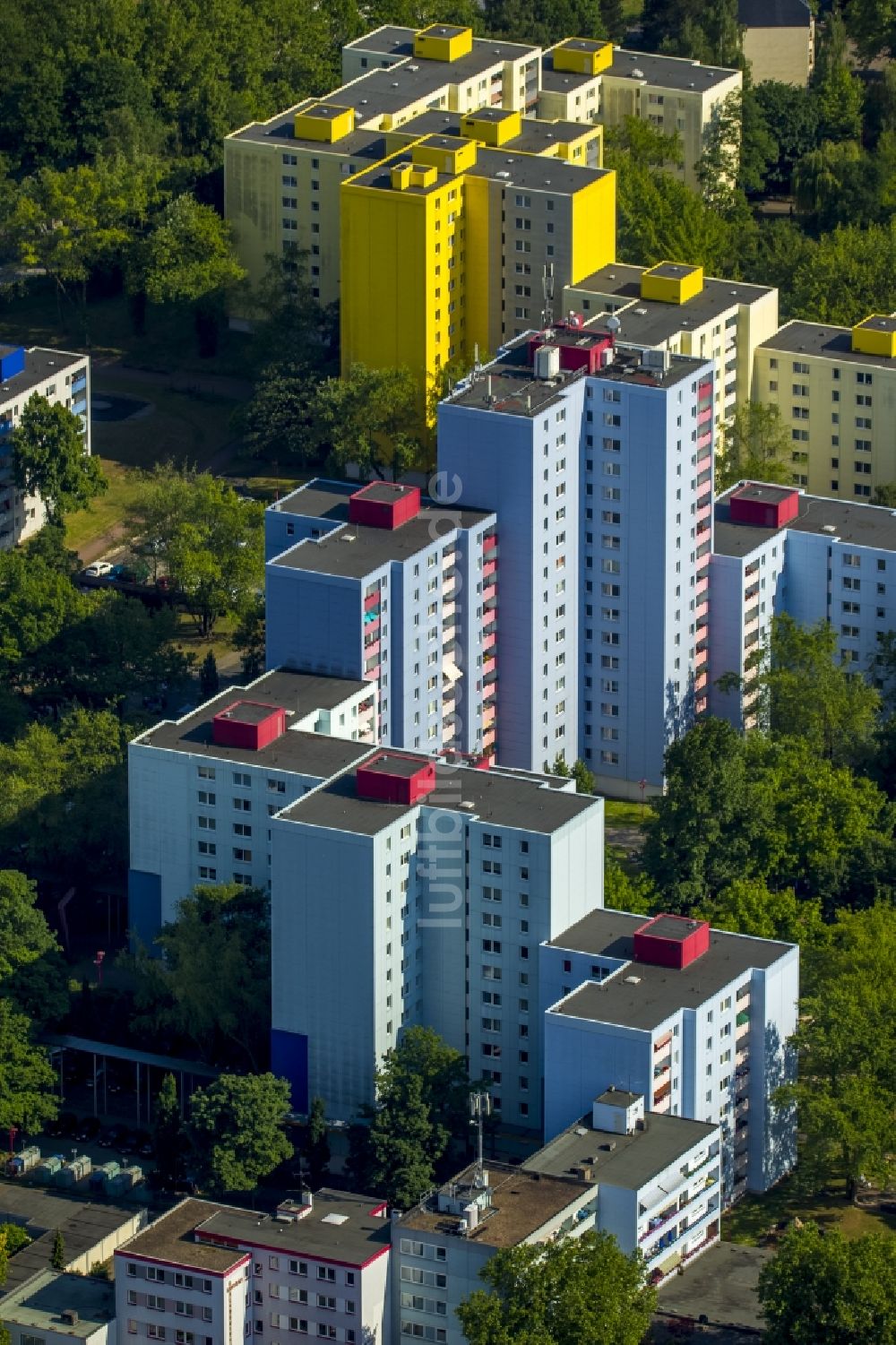 Dortmund Aus Der Vogelperspektive: Plattenbau- Hochhaus- Wohnsiedlung ...