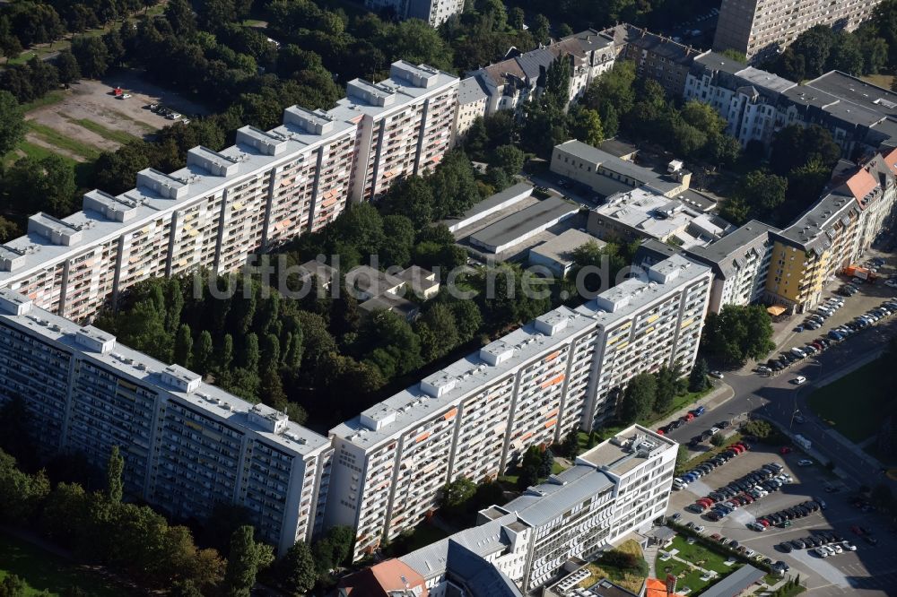 Luftbild Dresden - Plattenbau- Hochhaus- Wohnsiedlung in der Elsasser Straße in Dresden im Bundesland Sachsen