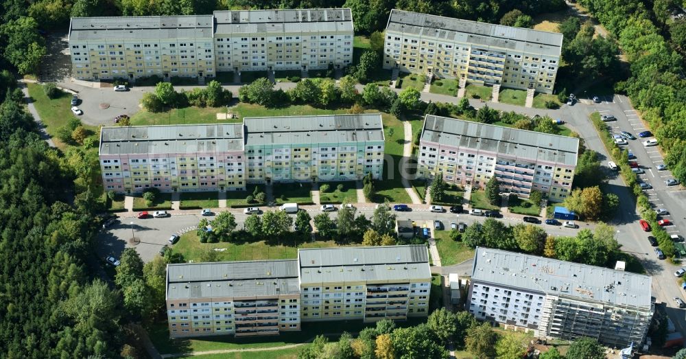 Werdau aus der Vogelperspektive: Plattenbau- Hochhaus- Wohnsiedlung entlang der Hans-Eisler-Straße und der Ernst-Busch-Straße in Werdau im Bundesland Sachsen