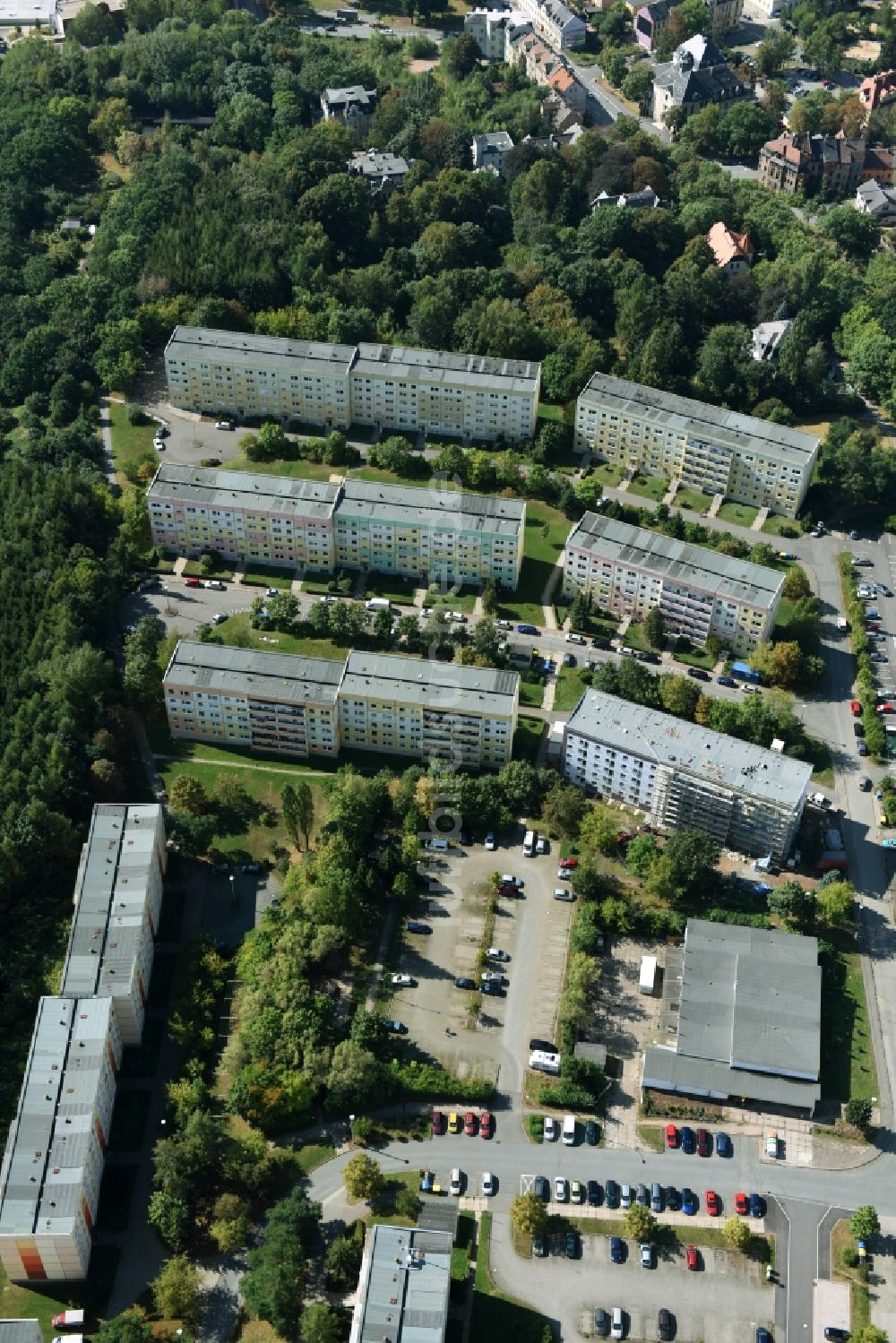 Luftbild Werdau - Plattenbau- Hochhaus- Wohnsiedlung entlang der Hans-Eisler-Straße und der Ernst-Busch-Straße in Werdau im Bundesland Sachsen