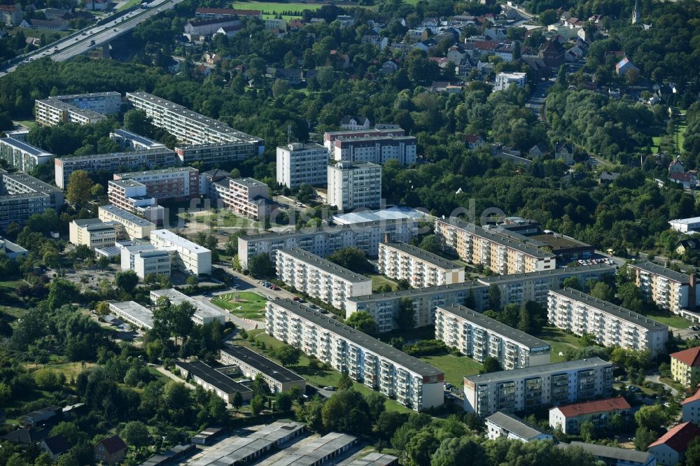 Luftbild Rüdersdorf - Plattenbau- Hochhaus- Wohnsiedlung entlang der Straße Friedrich-Engels-Ring in Rüdersdorf im Bundesland Brandenburg