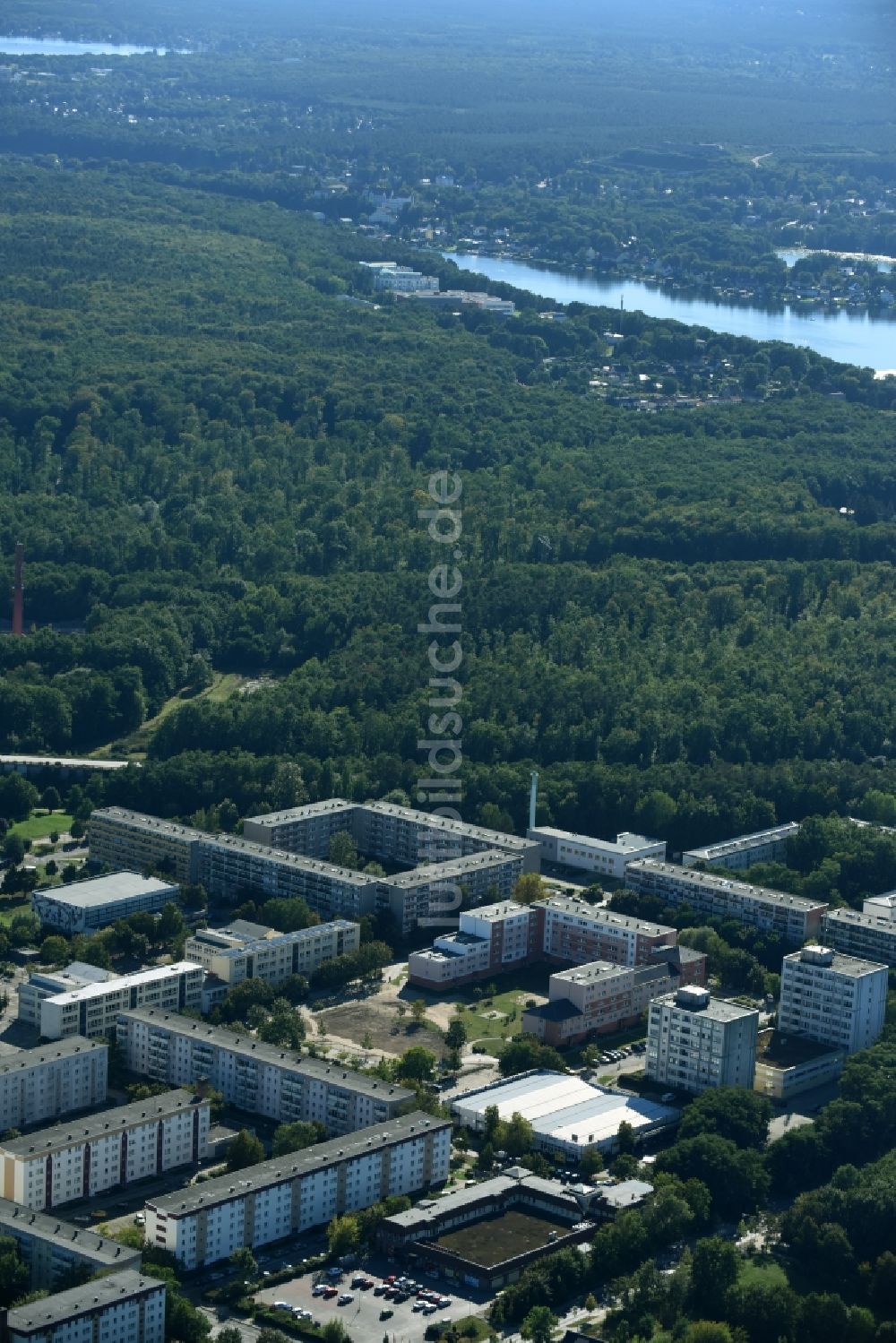 Rüdersdorf von oben - Plattenbau- Hochhaus- Wohnsiedlung entlang der Straße Friedrich-Engels-Ring in Rüdersdorf im Bundesland Brandenburg