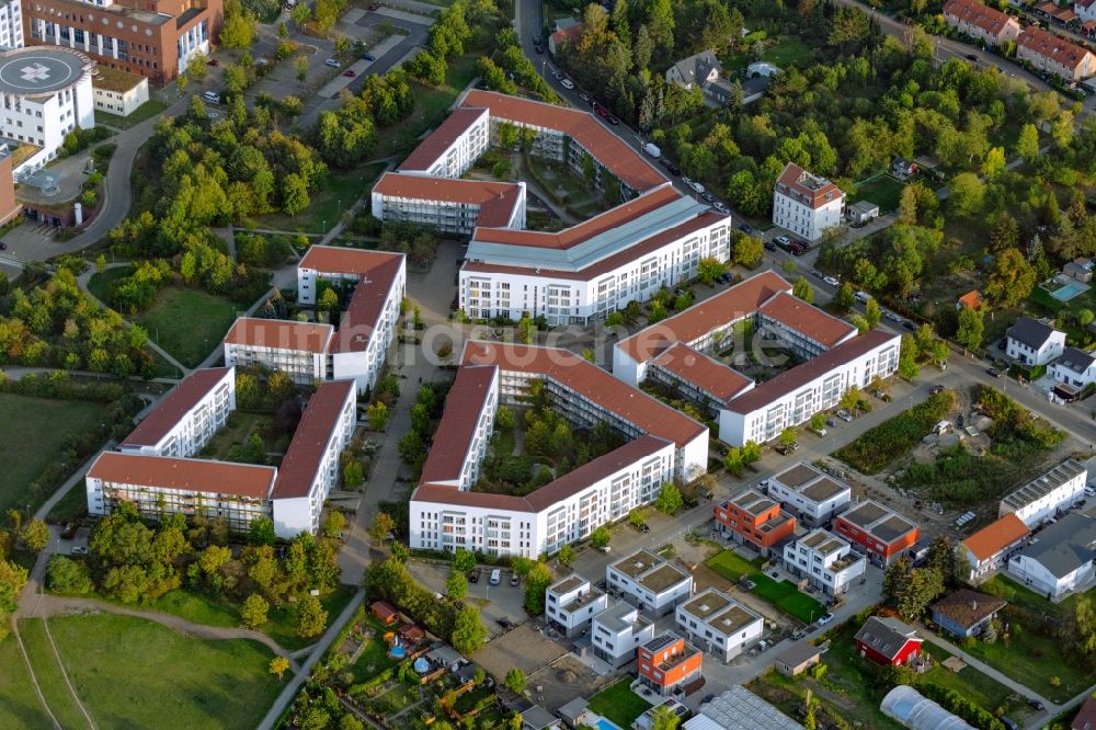 Luftaufnahme Leipzig - Plattenbau- Hochhaus- Wohnsiedlung entlang der Trendelenburgstraße in Leipzig im Bundesland Sachsen, Deutschland