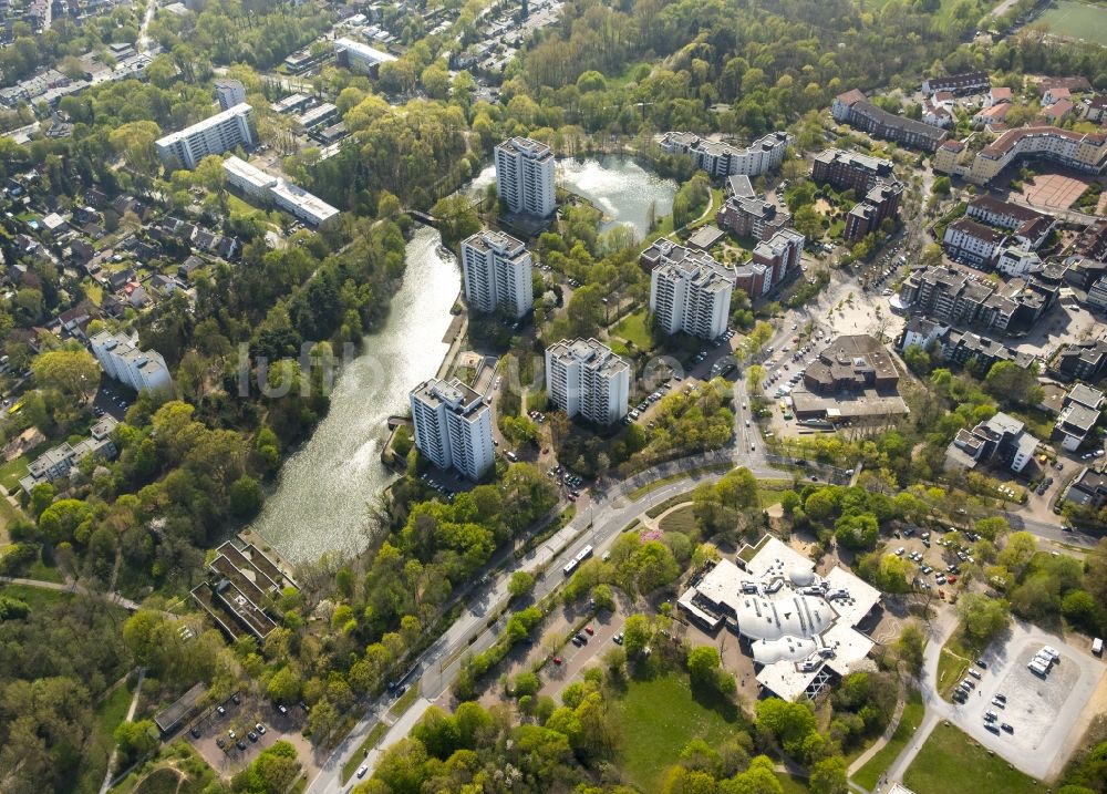 Erkrath aus der Vogelperspektive: Plattenbau- Hochhaus- Wohnsiedlung in Erkrath im Bundesland Nordrhein-Westfalen