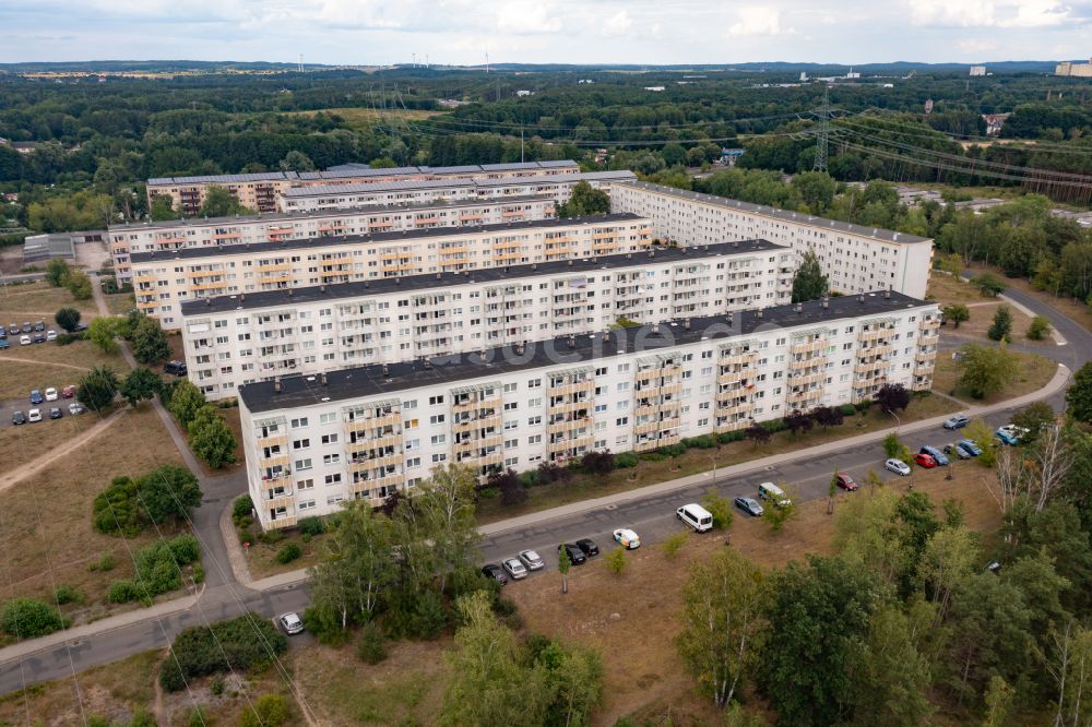 Luftaufnahme Eberswalde - Plattenbau- Hochhaus- Wohnsiedlung Finow Ost in Eberswalde im Bundesland Brandenburg, Deutschland