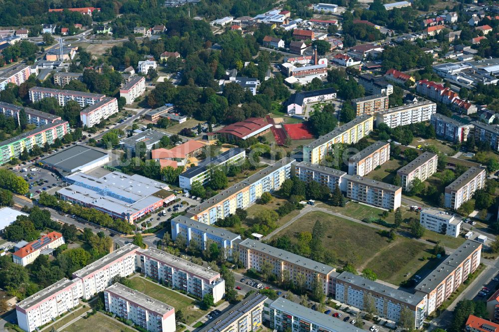 Finsterwalde von oben - Plattenbau- Hochhaus- Wohnsiedlung in Finsterwalde im Bundesland Brandenburg, Deutschland