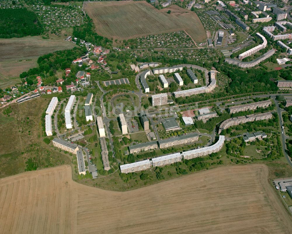 Gera aus der Vogelperspektive: Plattenbau- Hochhaus- Wohnsiedlung in Gera im Bundesland Thüringen, Deutschland