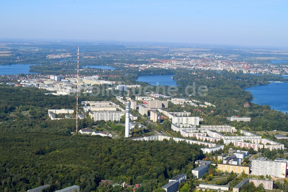 Schwerin aus der Vogelperspektive: Plattenbau- Hochhaus- Wohnsiedlung Großer Dreesch in Schwerin im Bundesland Mecklenburg-Vorpommern, Deutschland