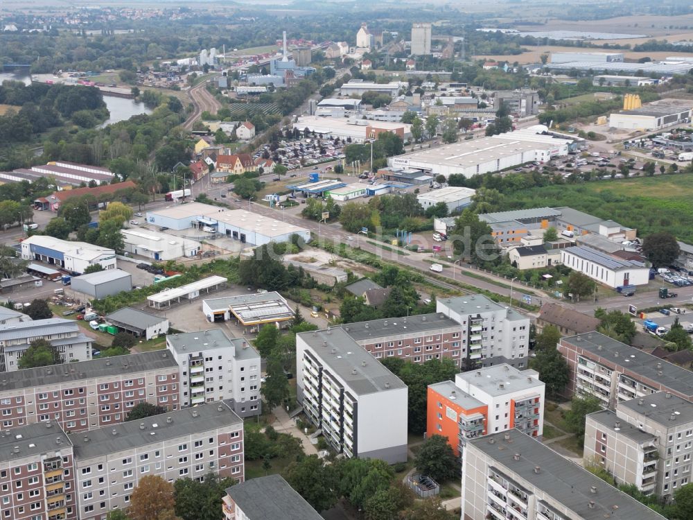 Luftbild Halle (Saale) - Plattenbau- Hochhaus- Wohnsiedlung in Halle (Saale) im Bundesland Sachsen-Anhalt, Deutschland