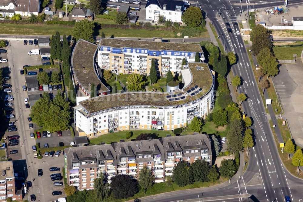 Hückelhoven von oben - Plattenbau- Hochhaus- Wohnsiedlung in Hückelhoven im Bundesland Nordrhein-Westfalen, Deutschland