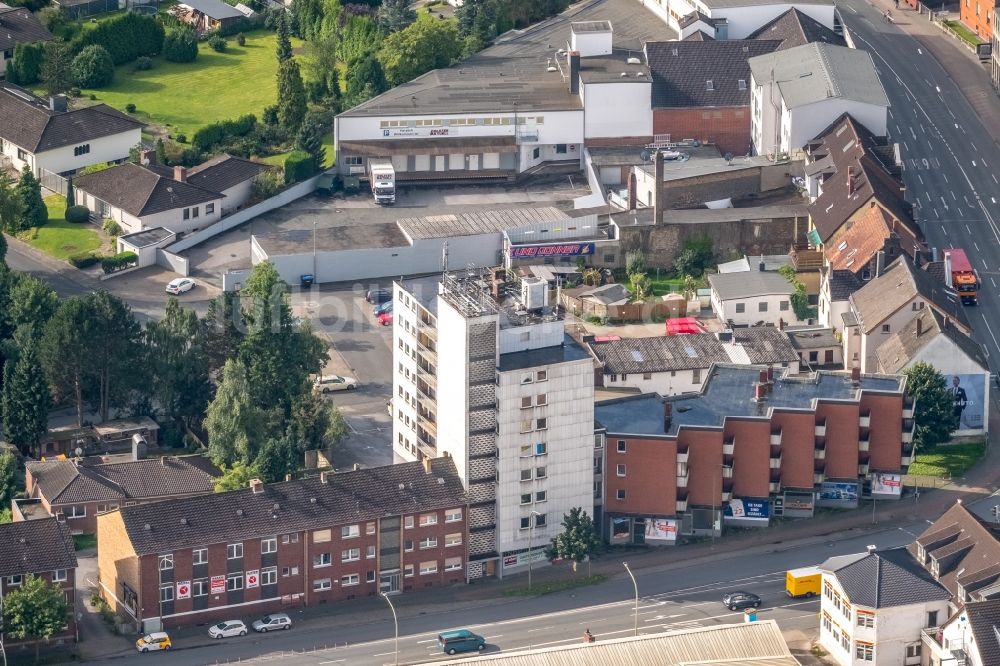 Luftaufnahme Hamm - Plattenbau- Hochhaus- Wohnsiedlung an der Heessener Straße in Hamm im Bundesland Nordrhein-Westfalen - NRW, Deutschland