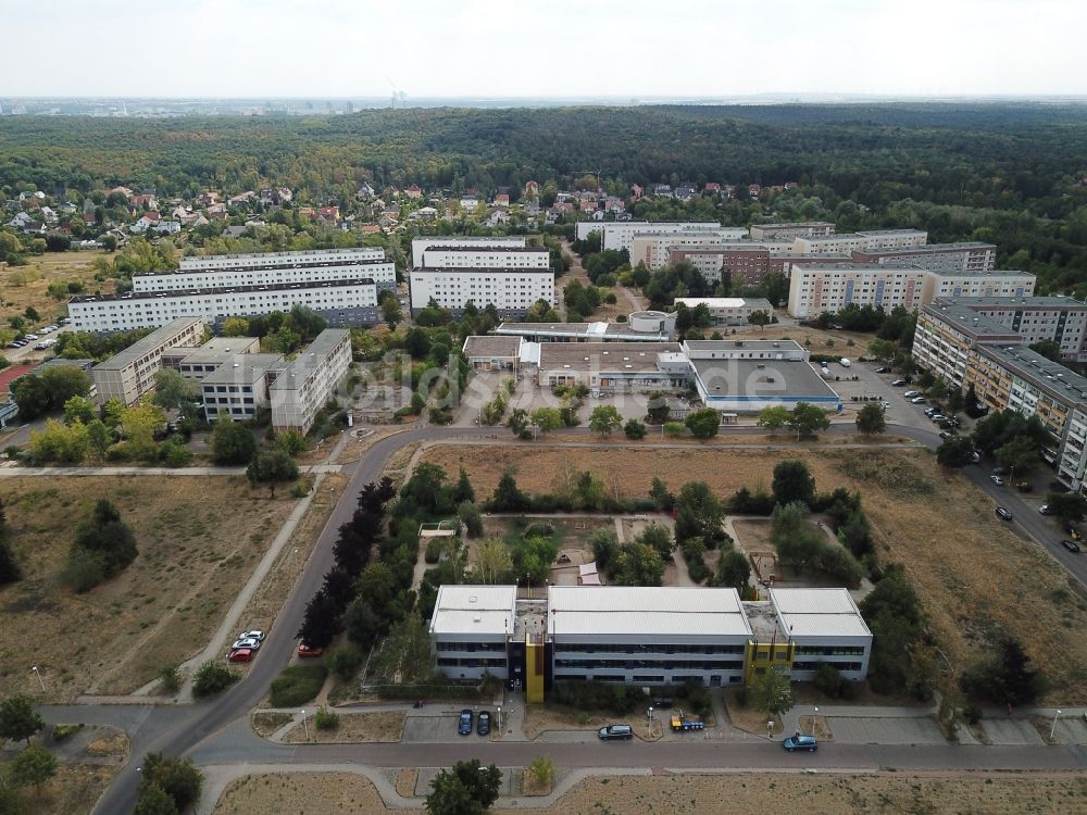 Luftaufnahme Halle (Saale) - Plattenbau- Hochhaus- Wohnsiedlung Heide Nord in Halle (Saale) im Bundesland Sachsen-Anhalt, Deutschland