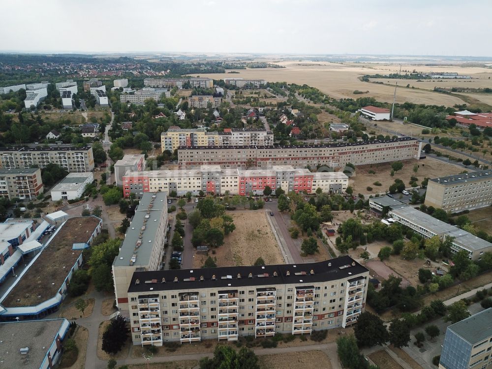 Halle (Saale) aus der Vogelperspektive: Plattenbau- Hochhaus- Wohnsiedlung Heide Nord in Halle (Saale) im Bundesland Sachsen-Anhalt, Deutschland