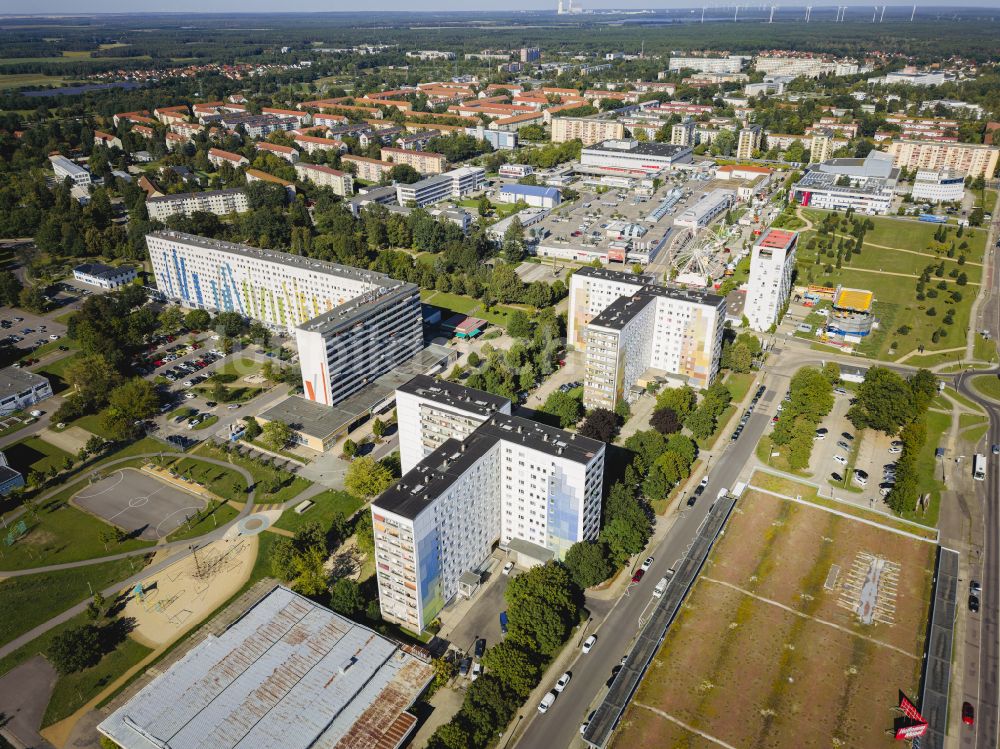 Luftaufnahme Hoyerswerda - Plattenbau- Hochhaus- Wohnsiedlung in Hoyerswerda im Bundesland Sachsen, Deutschland