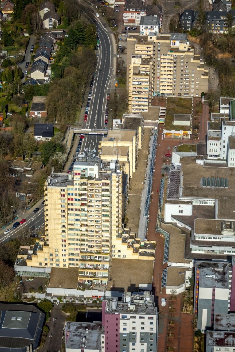 Luftaufnahme Bochum - Plattenbau- Hochhaus- Wohnsiedlung am Hustadtring in Bochum im Bundesland Nordrhein-Westfalen, Deutschland