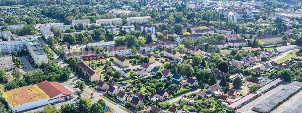 Luftaufnahme Bad Belzig - Plattenbau- Hochhaus- Wohnsiedlung Klinkengrund in Bad Belzig im Bundesland Brandenburg, Deutschland