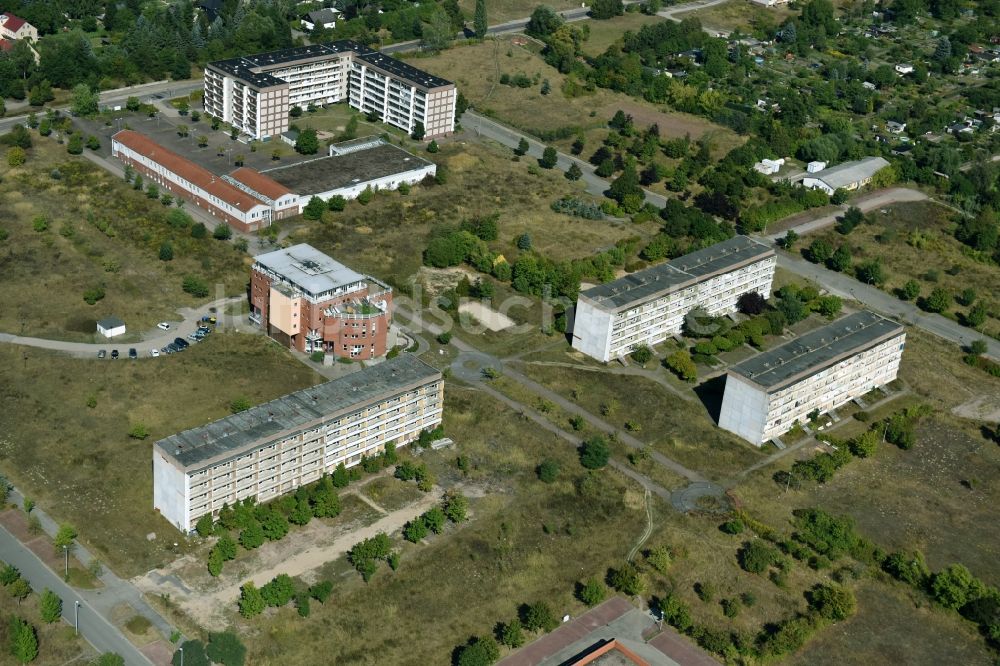 Stendal von oben - Plattenbau- Hochhaus- Wohnsiedlung an der Lemgoer Straße in Stendal im Bundesland Sachsen-Anhalt