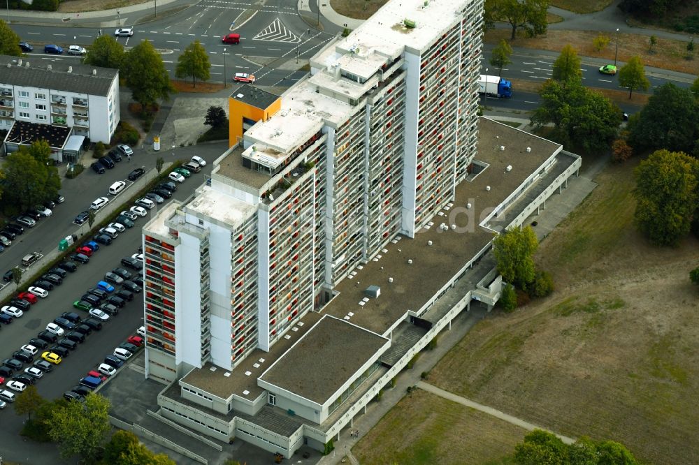 Luftaufnahme Wolfsburg - Plattenbau- Hochhaus- Wohnsiedlung Am Mühlengraben in Wolfsburg im Bundesland Niedersachsen, Deutschland