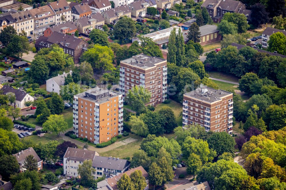 Luftbild Mülheim an der Ruhr - Plattenbau- Hochhaus- Wohnsiedlung in Mülheim an der Ruhr im Bundesland Nordrhein-Westfalen, Deutschland