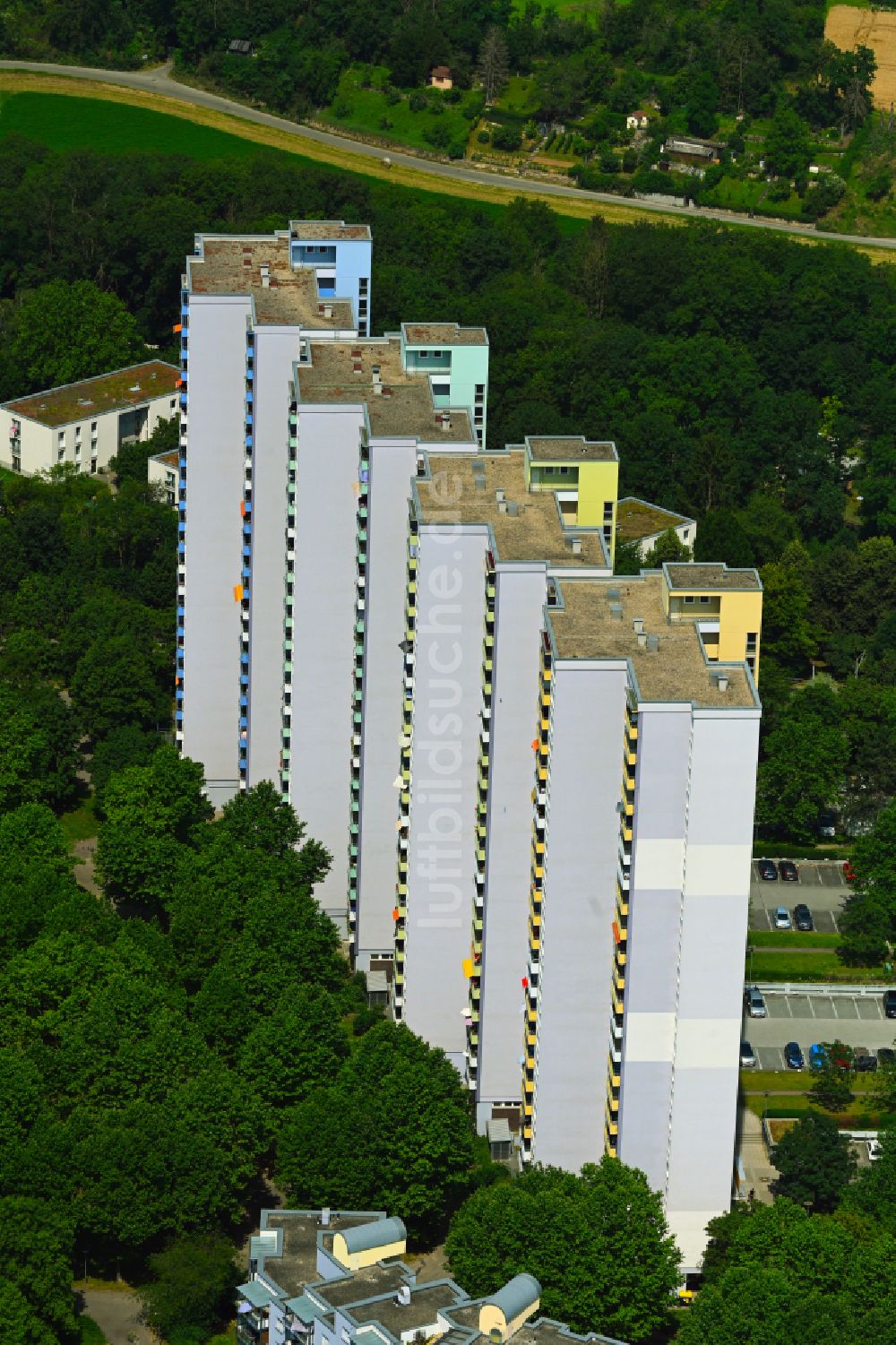 Freiberg von oben - Plattenbau- Hochhaus- Wohnsiedlung an der Mönchfeldstraße in Freiberg im Bundesland Baden-Württemberg, Deutschland