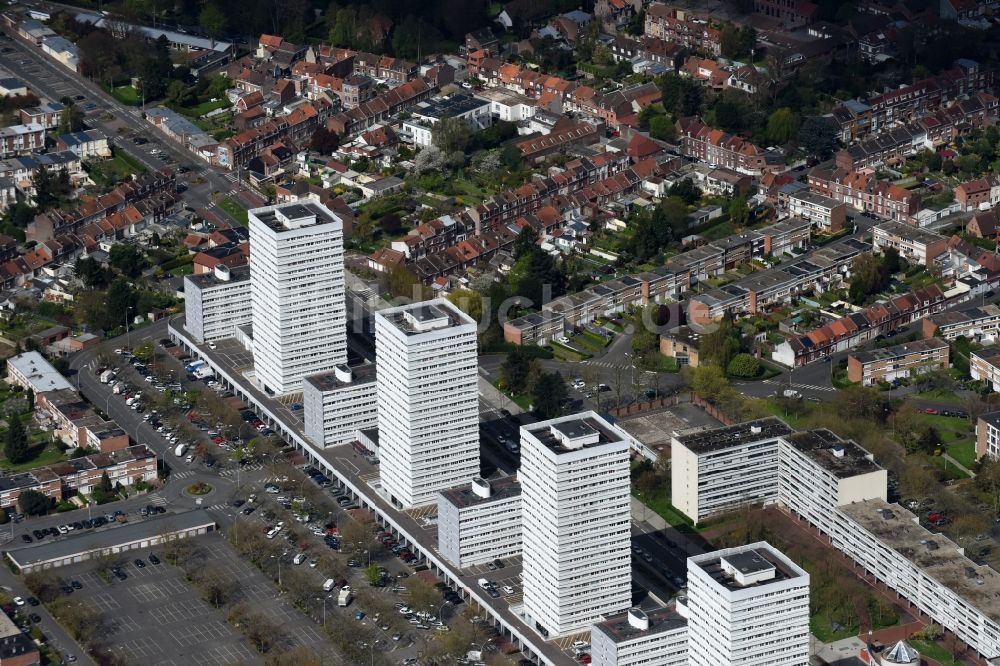 Luftaufnahme Mons-en-Barœul - Plattenbau- Hochhaus- Wohnsiedlung in Mons-en-Barœul in Nord-Pas-de-Calais Picardie, Frankreich