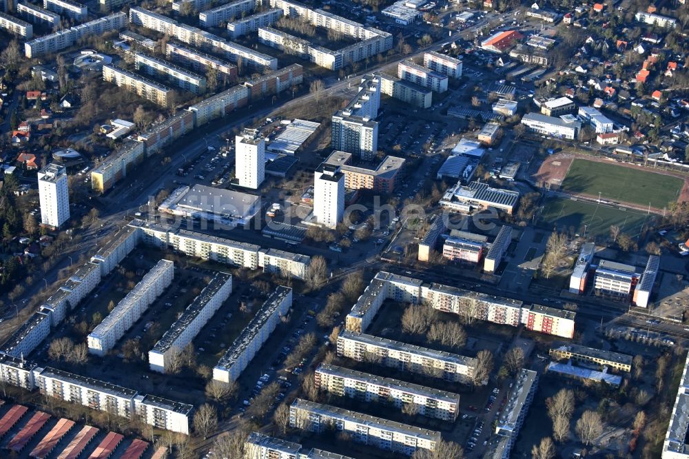 Luftbild Potsdam - Plattenbau- Hochhaus- Wohnsiedlung Nuthestraße - Otto-Hahn-Ring - Nils-Bohr-Ring im Ortsteil Potsdam Südost in Potsdam im Bundesland Brandenburg