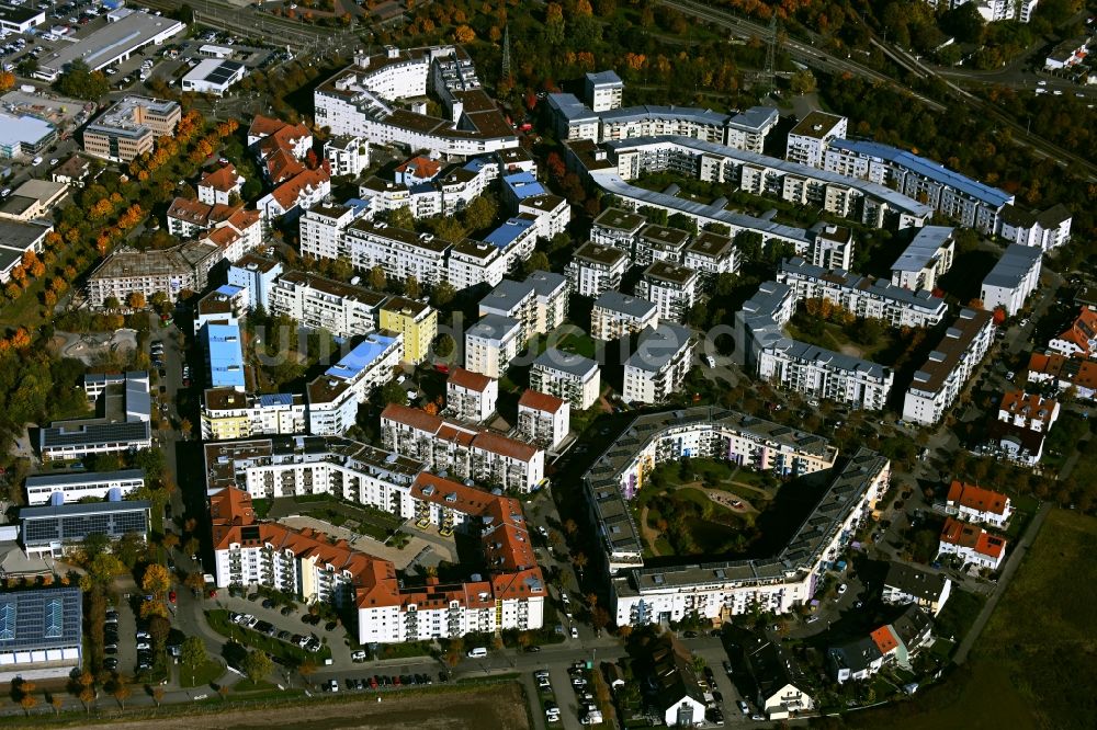 Mannheim von oben - Plattenbau- Hochhaus- Wohnsiedlung im Ortsteil Käfertal in Mannheim im Bundesland Baden-Württemberg, Deutschland