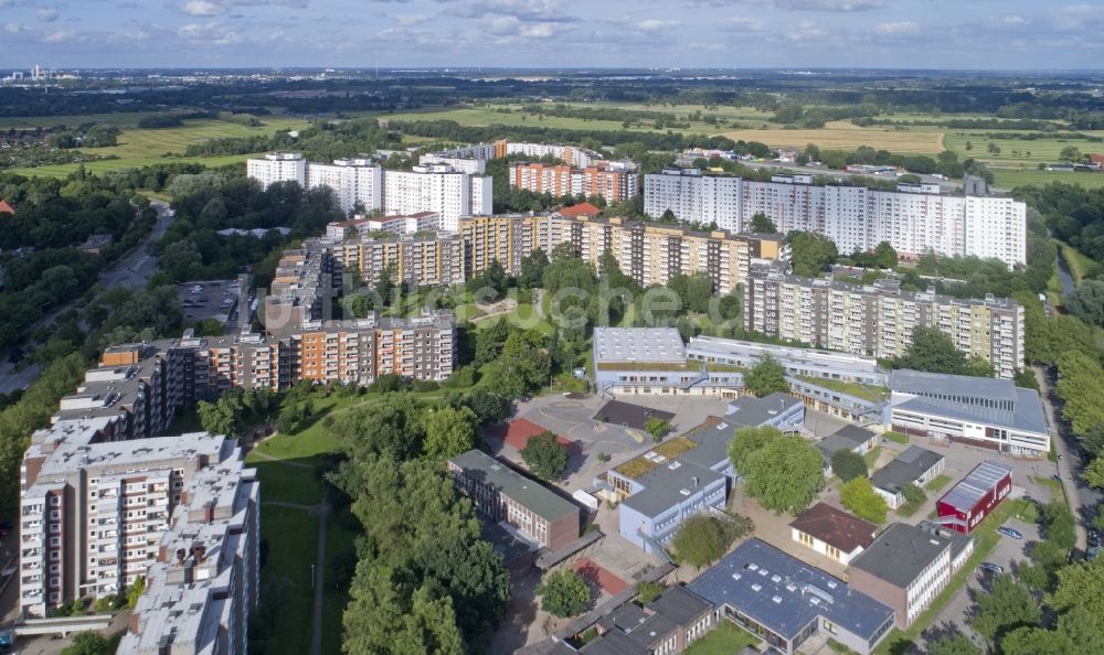 Luftaufnahme Hamburg - Plattenbau- Hochhaus- Wohnsiedlung im Ortsteil Kirchdorf-Süd in Hamburg, Deutschland