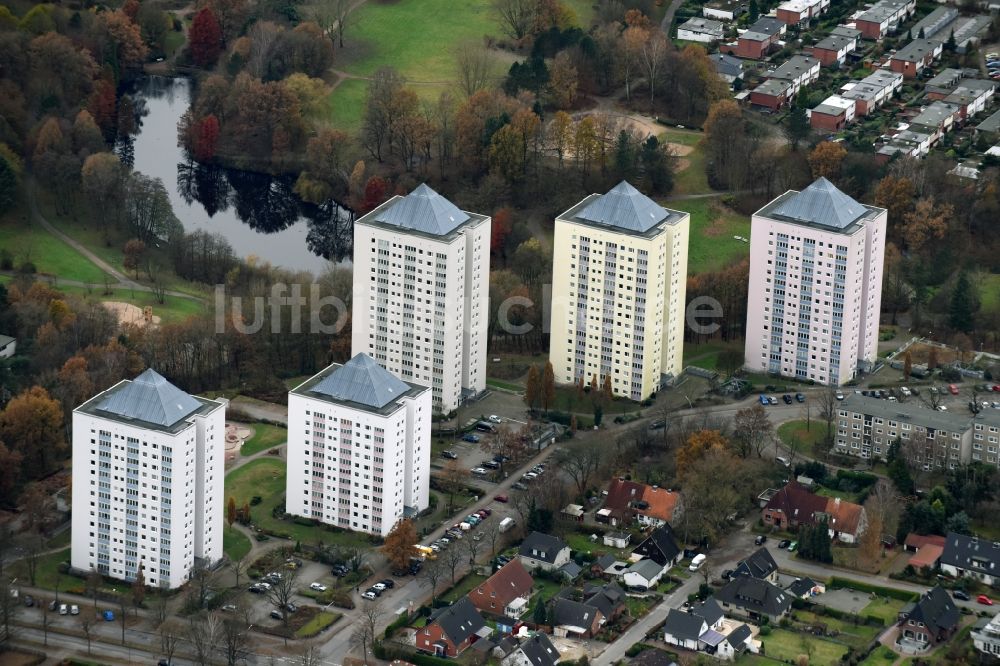 Luftaufnahme Hamburg - Plattenbau- Hochhaus- Wohnsiedlung im Ortsteil Lohbrügge in Hamburg