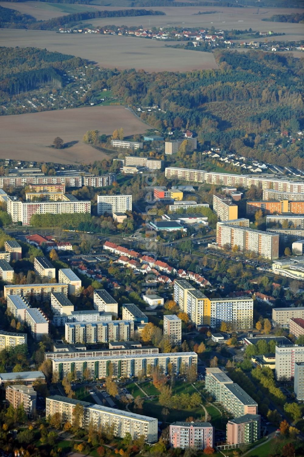 Gera aus der Vogelperspektive: Plattenbau- Hochhaus- Wohnsiedlung im Ortsteil Lusan in Gera im Bundesland Thüringen, Deutschland