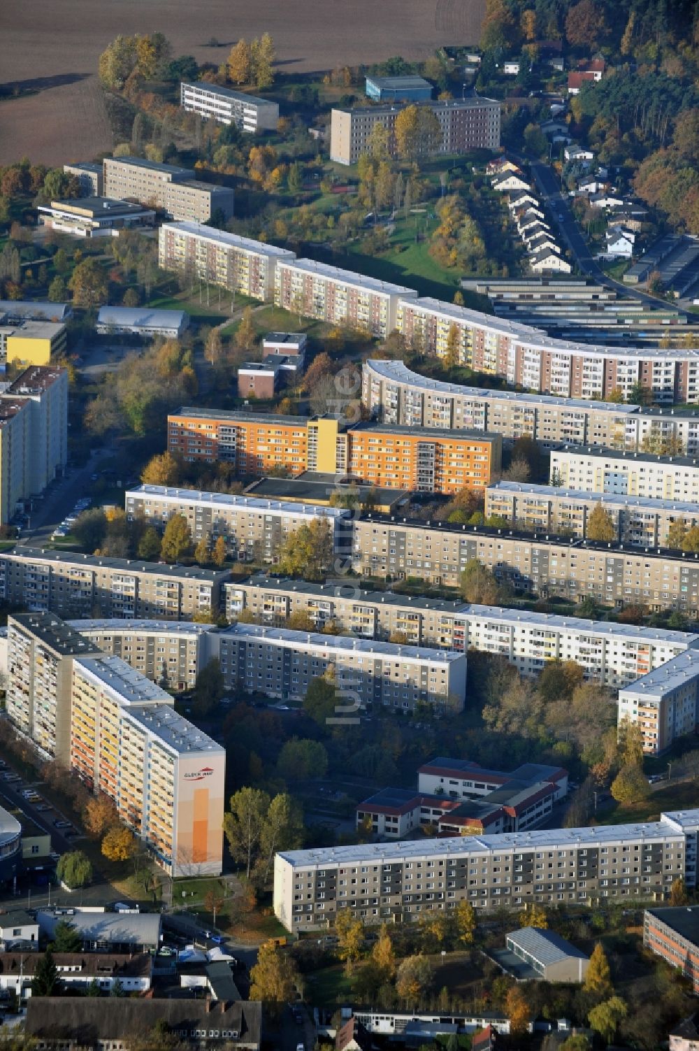 Luftaufnahme Gera - Plattenbau- Hochhaus- Wohnsiedlung im Ortsteil Lusan in Gera im Bundesland Thüringen, Deutschland