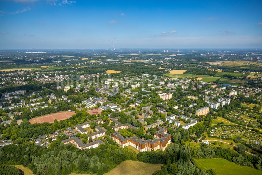 Dortmund von oben - Plattenbau- Hochhaus- Wohnsiedlung im Ortsteil Scharnhorst-Ost in Dortmund im Bundesland Nordrhein-Westfalen, Deutschland