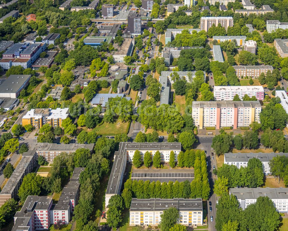 Luftaufnahme Dortmund - Plattenbau- Hochhaus- Wohnsiedlung im Ortsteil Scharnhorst-Ost in Dortmund im Bundesland Nordrhein-Westfalen, Deutschland