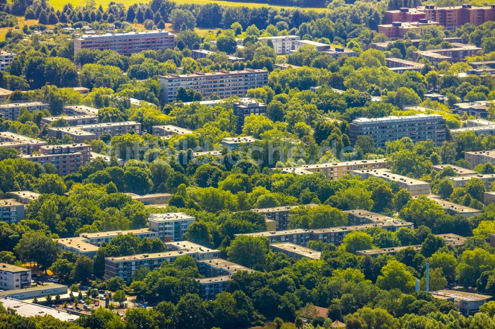 Luftaufnahme Dortmund - Plattenbau- Hochhaus- Wohnsiedlung im Ortsteil Scharnhorst-Ost in Dortmund im Bundesland Nordrhein-Westfalen, Deutschland