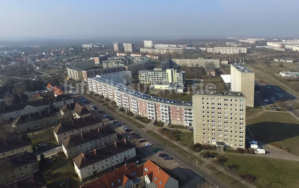 Halle (Saale) aus der Vogelperspektive: Plattenbau- Hochhaus- Wohnsiedlung Ortsteil Silberhöhe in Halle (Saale) im Bundesland Sachsen-Anhalt, Deutschland