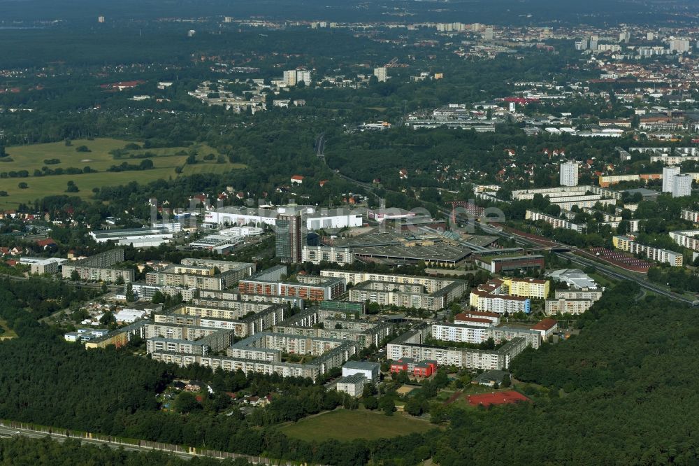 Potsdam aus der Vogelperspektive: Plattenbau- Hochhaus- Wohnsiedlung in Potsdam Ortsteil Drewitz im Bundesland Brandenburg