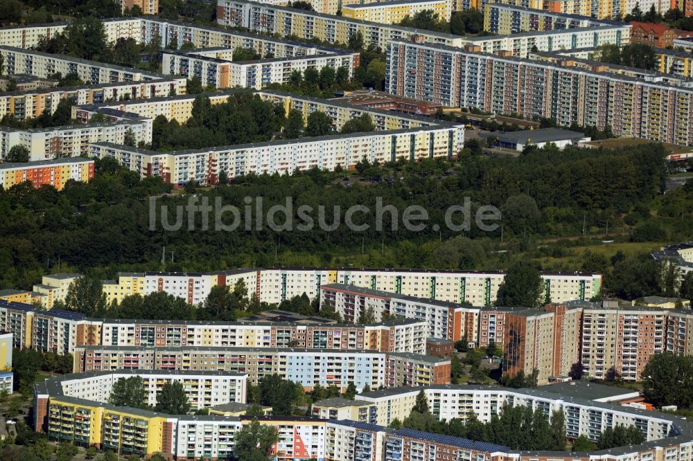 Rostock von oben - Plattenbau- Hochhaus- Wohnsiedlung in Rostock im Bundesland Mecklenburg-Vorpommern