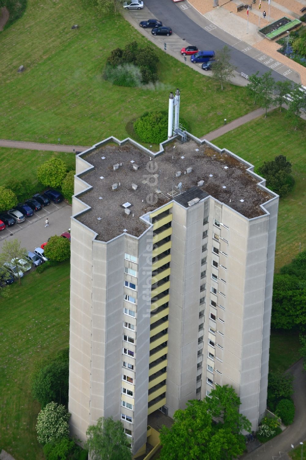 Salem aus der Vogelperspektive: Plattenbau- Hochhaus- Wohnsiedlung in Salem im Bundesland Schleswig-Holstein