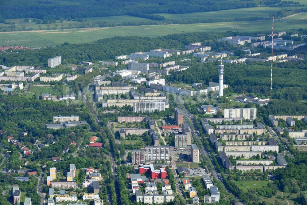 Luftbild Schwerin - Plattenbau- Hochhaus- Wohnsiedlung in Schwerin im Bundesland Mecklenburg-Vorpommern