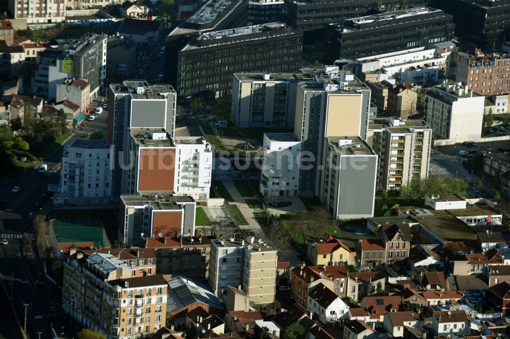 Paris von oben - Plattenbau- Hochhaus- Wohnsiedlung im Stadtteil Asnières-sur-Seine in Paris in Ile-de-France, Frankreich