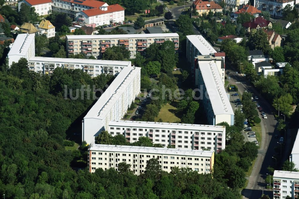 Luftbild Markkleeberg - Plattenbau- Hochhaus- Wohnsiedlung Städtelner Straße in Markkleeberg im Bundesland Sachsen