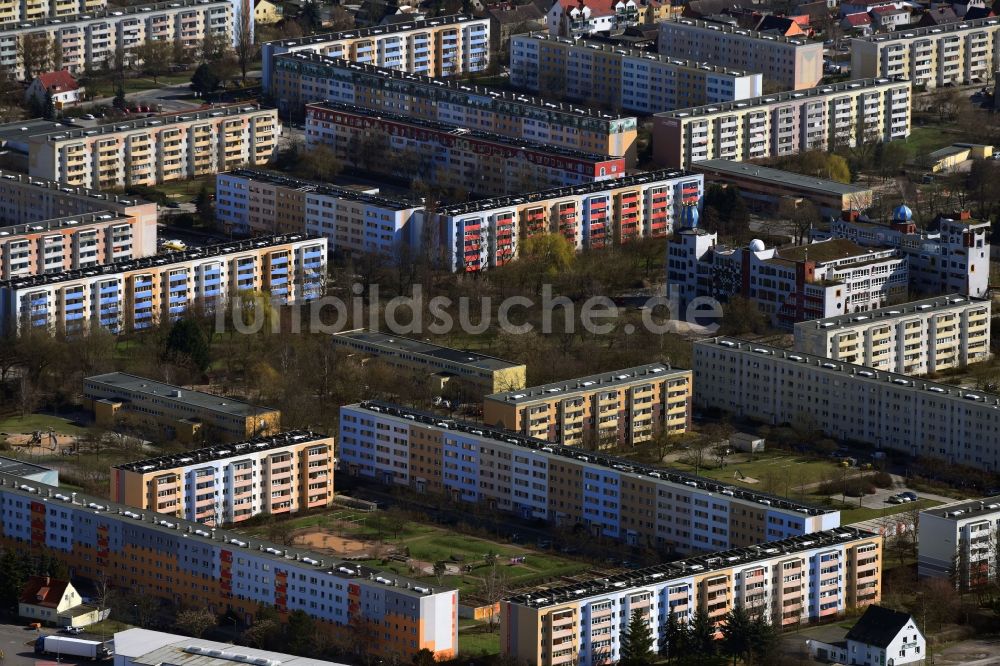 Luftbild Lutherstadt Wittenberg - Plattenbau- Hochhaus- Wohnsiedlung an der Straße der Völkerfreundschaft in Lutherstadt Wittenberg im Bundesland Sachsen-Anhalt