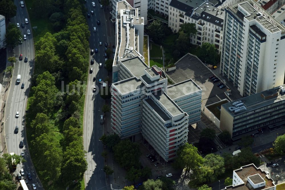 Luftaufnahme Berlin - Plattenbau- Hochhaus- Wohnsiedlung An der Urania - Kurfürstenstraße im Ortsteil Schöneberg in Berlin, Deutschland